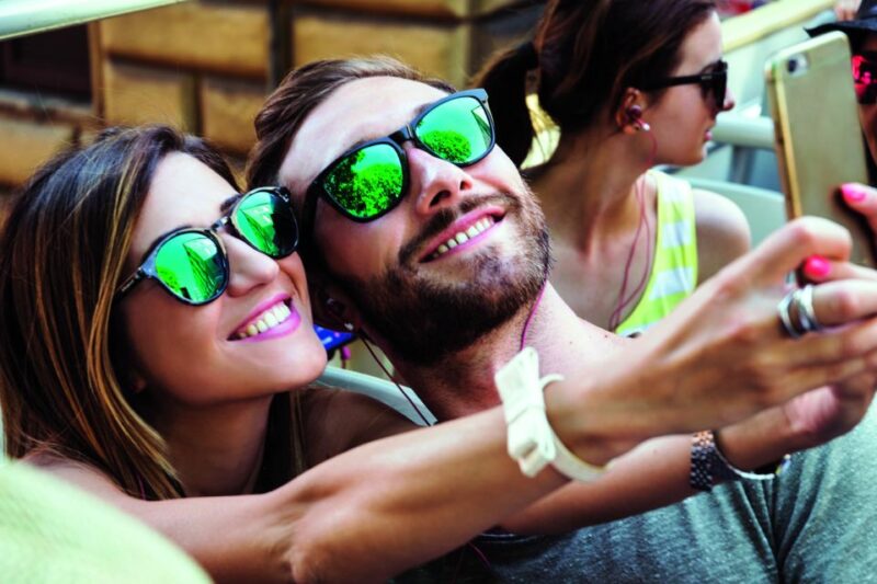 From Hollywood: LA Celebrity Homes & Lifestyle Tour - Celebrity Homes and Star-Studded Neighborhoods