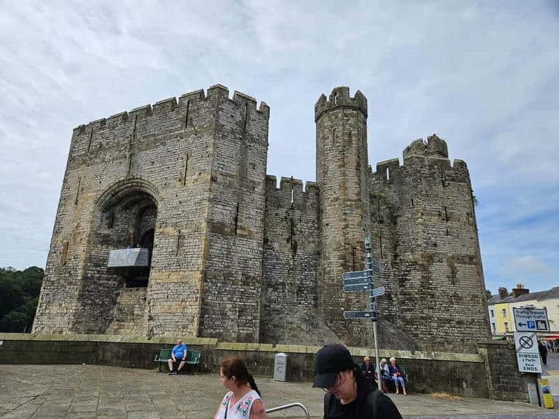 From Holyhead: North Wales Sightseeing Tour Shore Excursion - Visiting Caernarfon and Llanfairpwll for Cultural Highlights