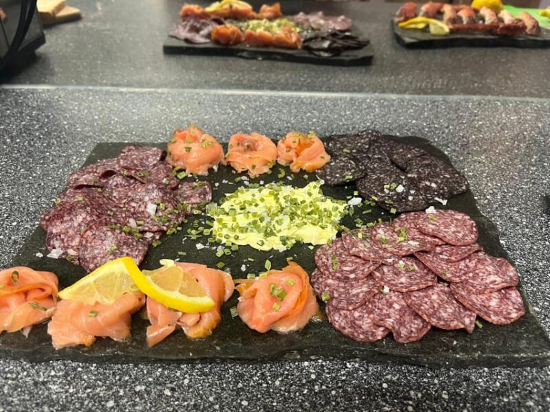 From Honningsvåg: VIP North Cape and Kingcrab Tour - Scenic Drive with Wildlife and Historical Stops