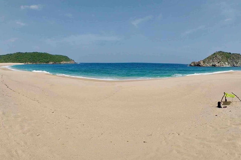 From Huatulco: Private 7 Bays Boat Tour - The Charm of Chachacual and Turtle Tracks