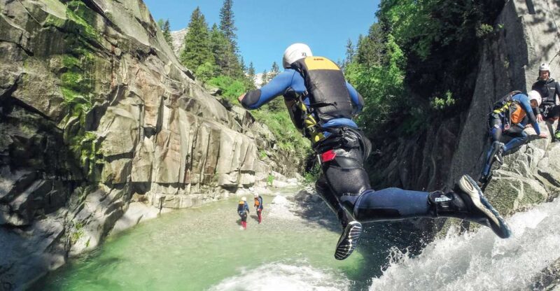 From Interlaken: Grimsel Gorge Canyoning Tour - The Experience of the Guides and Terrain
