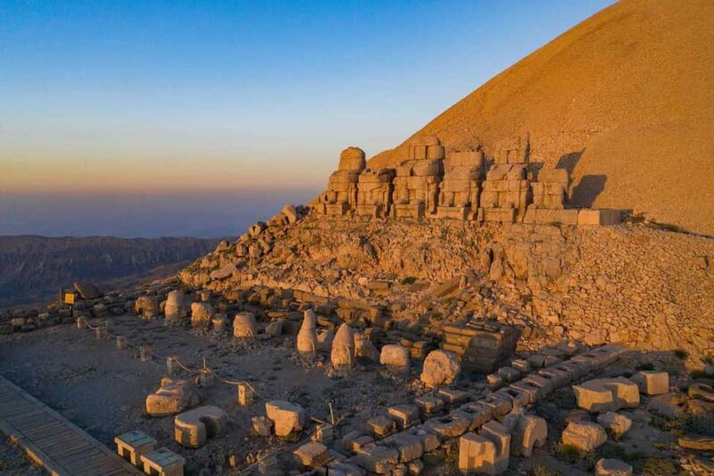 From Istanbul: Göbekli Tepe & Mount Nemrut 1 or 2 Day Tour - Visiting the Karaku Tumulus: Queen Isias and Princesses Antiochis and Aka I