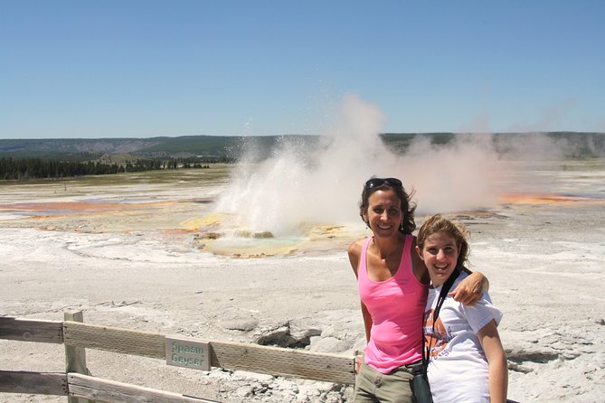 From Jackson Hole: Yellowstone Old Faithful, Waterfalls and Wildlife Day Tour - The Role of Guides and Personal Attention