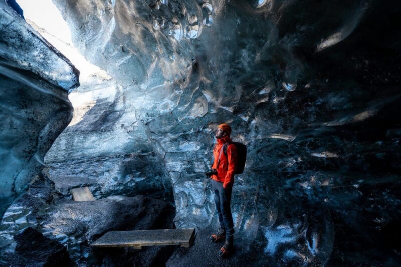 From Jökulsárlón: Crystal Ice Cave Vatnajökull Glacier Tour - The Role of Guides and Customer Satisfaction