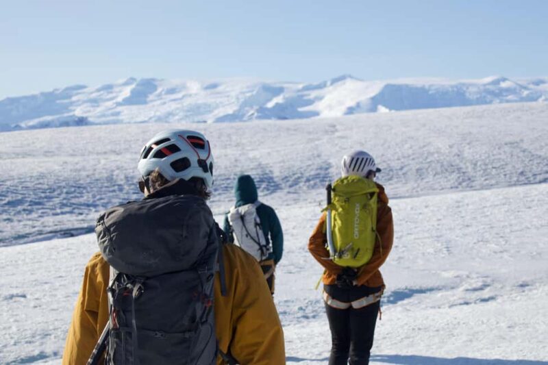 From Jökulsárlón: Vatnajökull Easy Level Glacier Hike - The Climate and Seasonal Considerations
