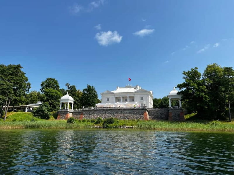 From Kaunas: Rumsiskes open air museum and Trakai castle - Trakai Castle: A Majestic Fortress on Lake Galv