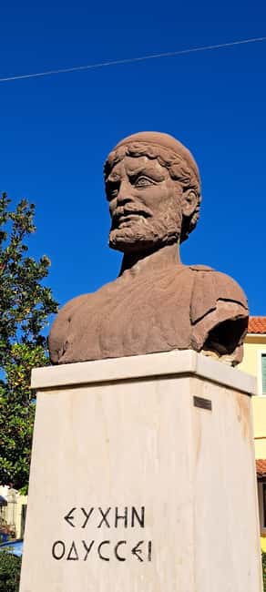 From Kefalonia: Ihaca boat tour with swimming - Exploring Kioni: Greek Cuisine and Coastal Views