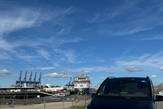 From Kiel: private Hamburg 6hour-Tour with a former Policeman - Hamburg’s Favorite Water: The Alster and Its Shores