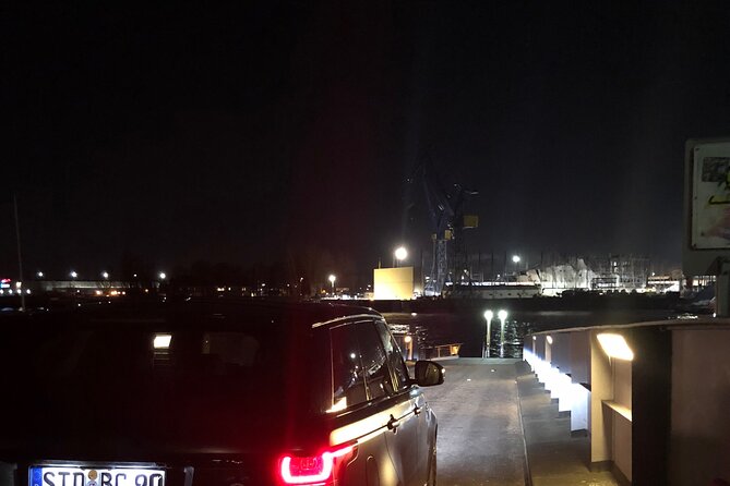 From Kiel: private Hamburg 6hour-Tour with a former Policeman - Iconic Hamburg Neighborhoods and Unique Sites