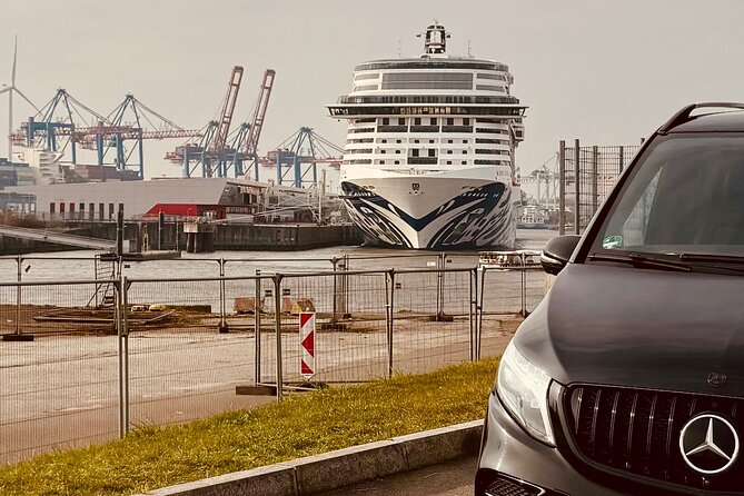 From Kiel: private Hamburg 6hour-Tour with a former Policeman - Hamburg’s Famous Nightlife and Cultural Landmarks