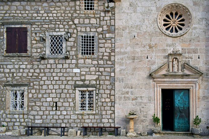 From Kotor: Blue Cave and Bay of Kotor Boat Tour (Small Groups) - Navigating Crowds and Safety