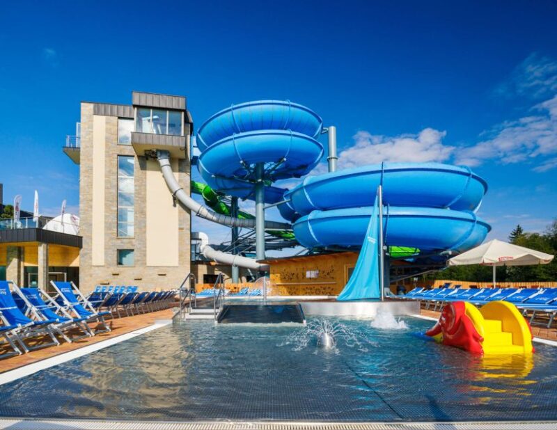 From Krakow: Chocholowska Baths Sauna & Spa Day Trip - Kid-Friendly Facilities and Family Fun