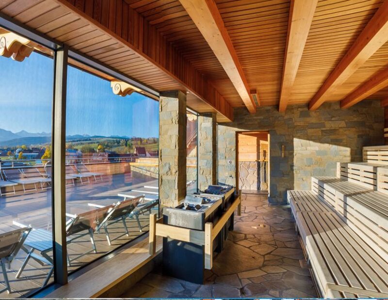 From Krakow: Chocholowska Baths Sauna & Spa Day Trip - Dining and Refreshments at the Complex