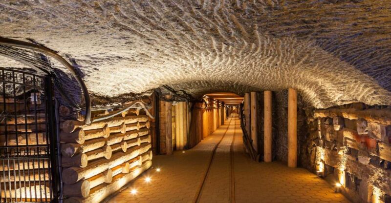 From Krakow: Guided Wieliczka Salt Mine Tour - Inside the Salt Mine: The 3-Kilometer Tourist Route