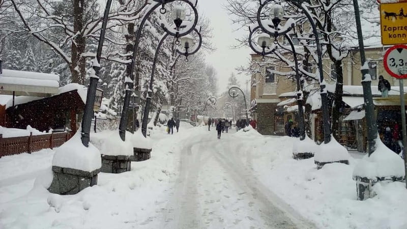 From Kraków: Witów Skiing and Zakopane Tour - Skiing at Witów Ski Station: Forests and Peaks