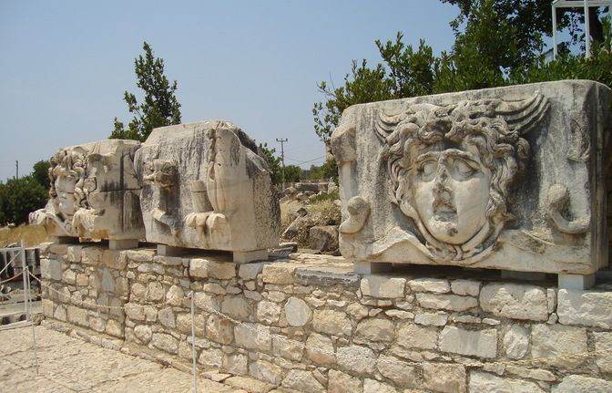 From Kusadas: Priene, Miletus, and Didyma Tour - Visiting Didyma’s Grand Temple of Apollo