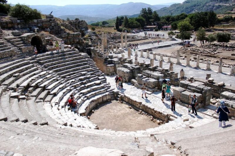 From Kusadasi: Ephesus Guided Private Tour - The Guides and Their Role in the Experience