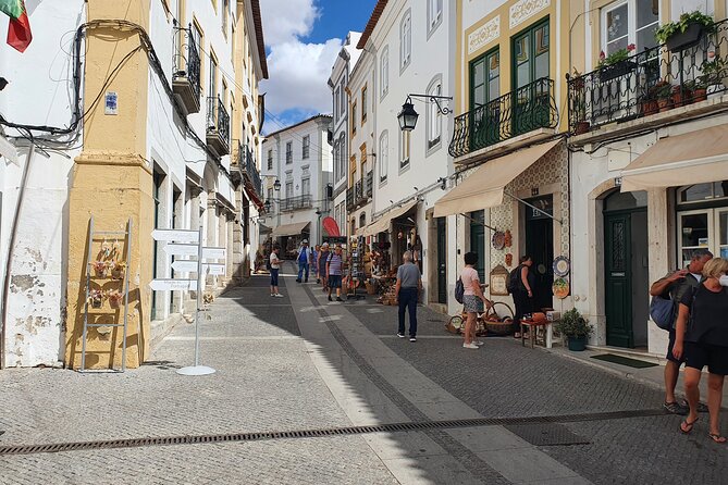 From Lisboa: Évora & Monsaraz Small-Group Full Day Tour - From Lisbon to the Historic Medieval Streets of Évora