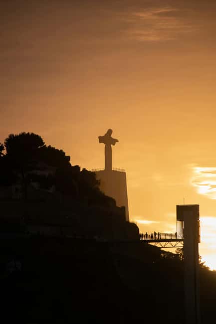 From Lisbon: Arrábida & Sesimbra  Wine, Nature & Beach Tour - Lunch and Free Time in Sesimbra