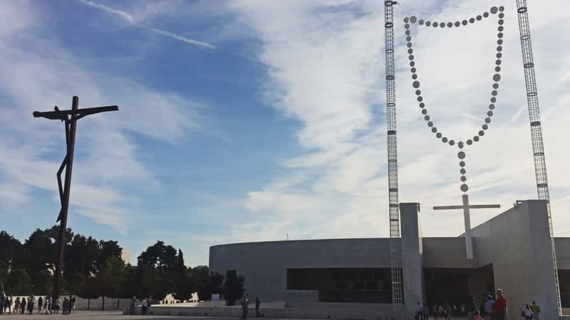 From Lisbon: Best of Fátima and surroundings Tour - Optional Stop at Nazaré Village