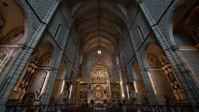 From Lisbon: Évora Tour with Wine Tasting included - Exploring Évora’s Must-See Sights with a Private Guide