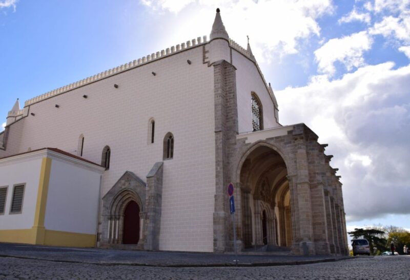 From Lisbon: Évora Tour with Wine Tasting included - Tour Logistics and Group Details