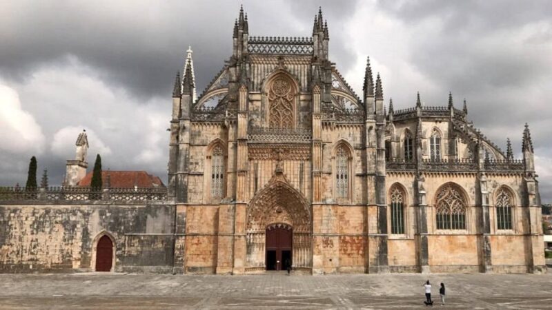 From Lisbon: Fátima/Batalha and Mafra Convent/Óbidos Tour - Explore Portugal’s Spiritual and Architectural Treasures in a 7-Hour Tour