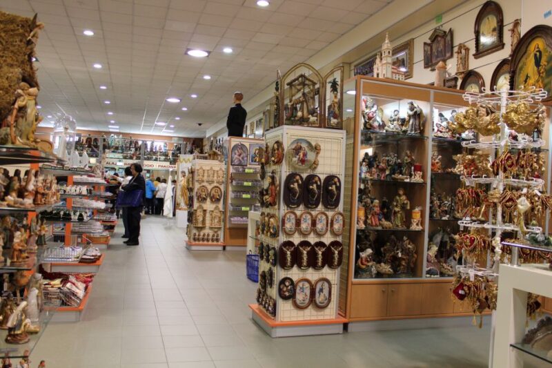 From Lisbon: Fatima, Batalha, Nazare and Obidos Tour - Exploring the Medieval Charm of Óbidos