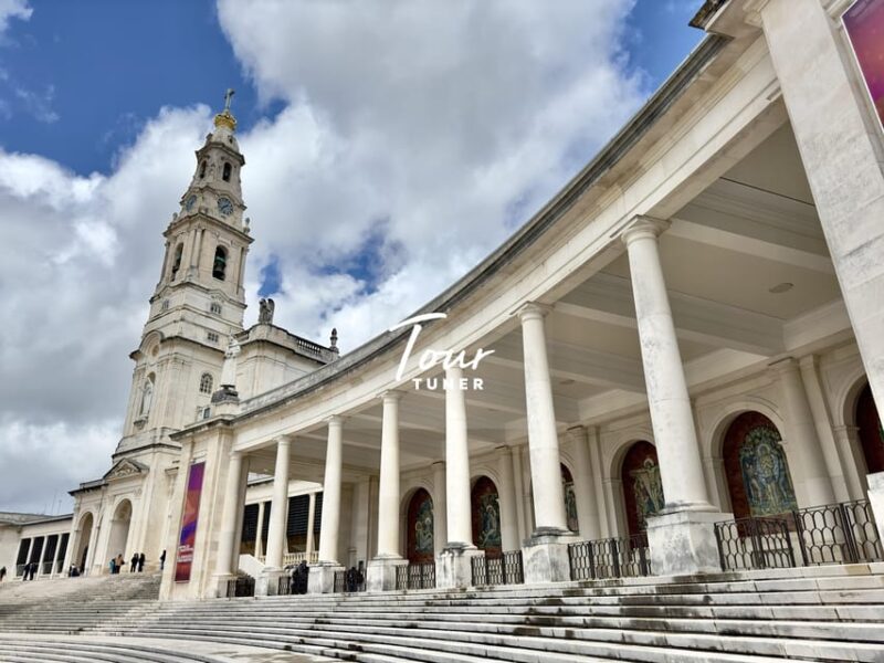 From Lisbon: Fátima, Nazaré, and Óbidos. Private Tour - Breathtaking Views from Nazaré Cliffs and Its Coastal Charm