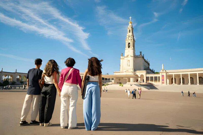 From Lisbon: Fatima, Nazaré, and Obidos Small Group Tour - Nazaré’s Waves and Coastal Charm