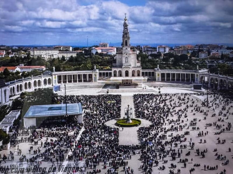 From Lisbon: Fátima, Nazaré & Óbidos Special Van Tour - A Compact Day of Portugal’s Most Iconic Sights
