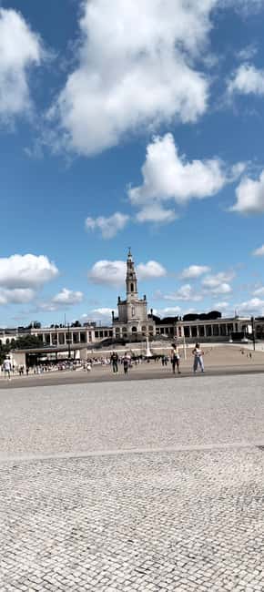 From Lisbon: Fatima, Valinhos, and Wine Cellar Tour - Visiting the Sanctuary of Fatima and Its Sacred Sites