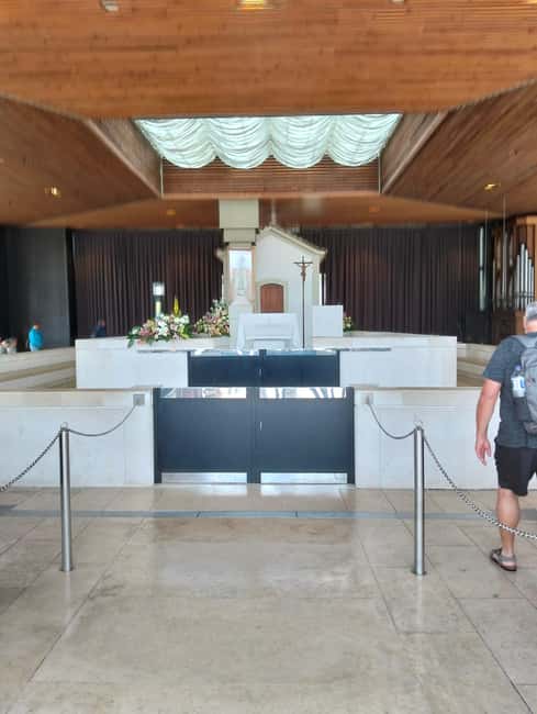 From Lisbon: Fatima, Valinhos, and Wine Cellar Tour - Practical Logistics and Group Experience