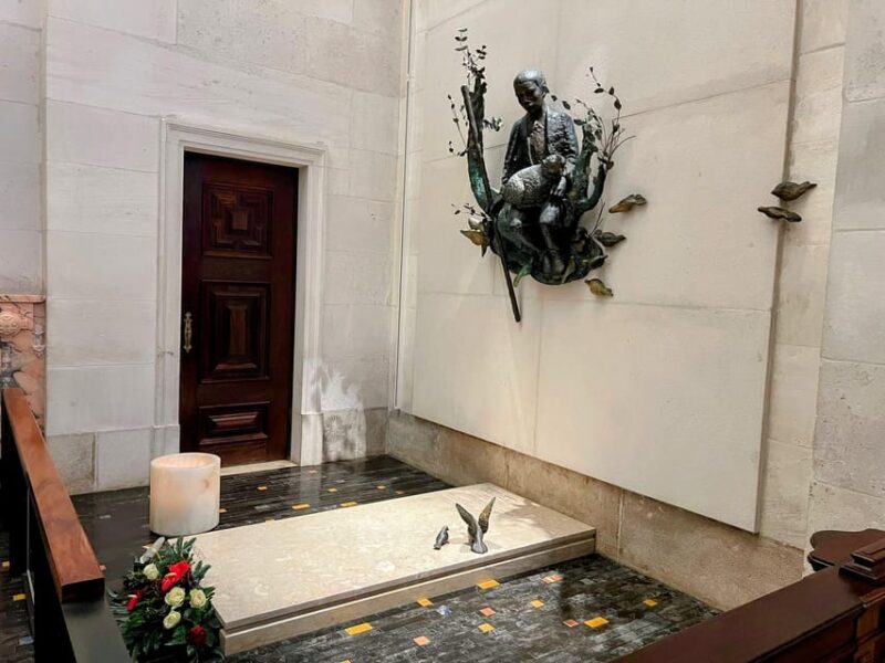 From Lisbon: Nazaré, Fátima, and Batalha Day Trip - The Spiritual Heart of Fátima: Santuário de Fátima