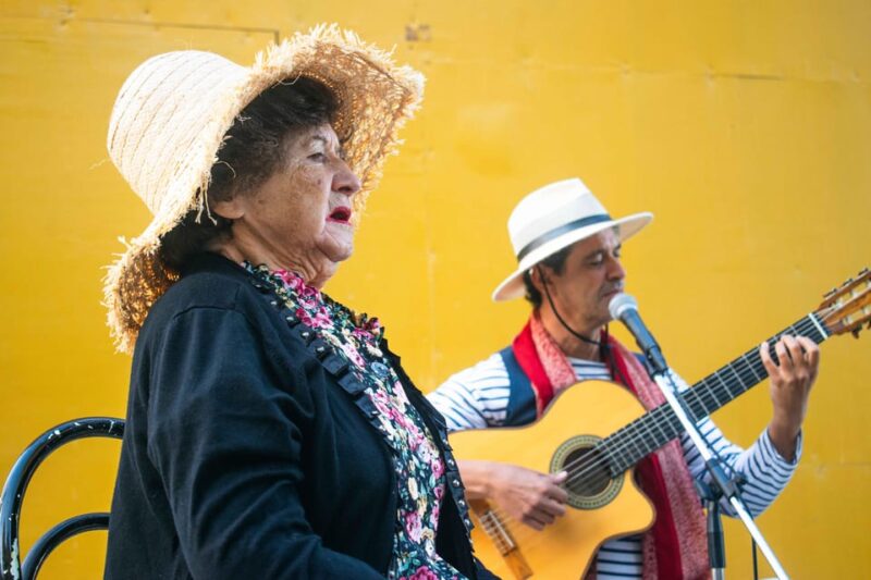 From Lisbon: Óbidos and Peniche Day Tour with Local Guide - Exploring Óbidos’ Medieval Walls and Enchanting Streets