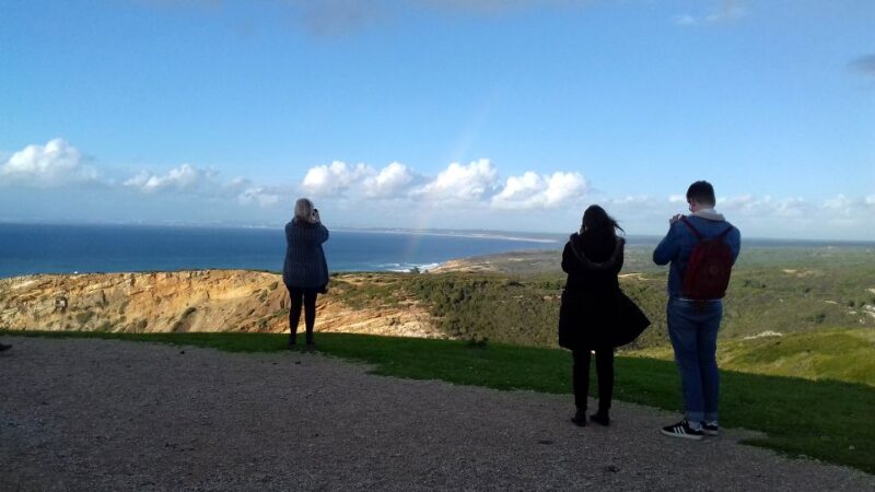 From Lisbon or Sesimbra: 4x4 Tour to Cape Espichel - Marvel at Dinosaur Footprints at Cabo Espichel