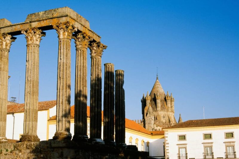 From Lisbon: Private Évora and Monsaraz Day Trip - Discovering the Hilltop Charm of Monsaraz