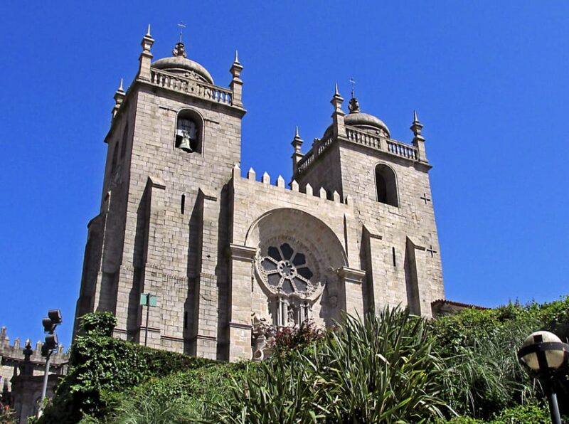 From Lisbon: Private Porto Tour with Wine Tasting in Gaia - Limitations and Things to Keep in Mind