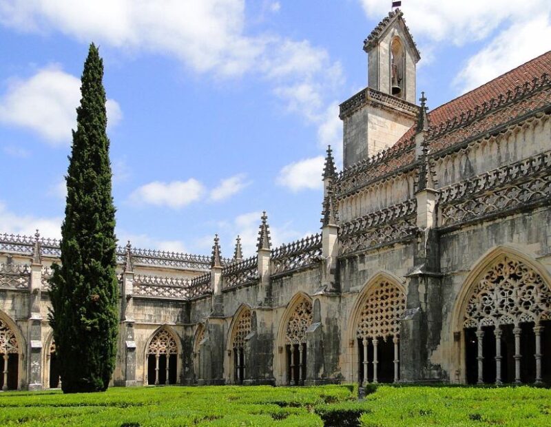 From Lisbon: Private Tour - Fátima,Batalha,Nazaré and Óbidos - Walking Through the Medieval Charm of Óbidos