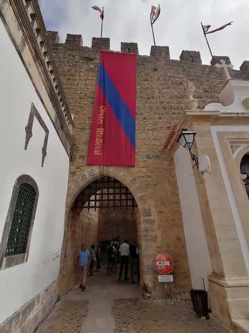 From Lisbon to Porto: A Journey through History and Beauty - Journey to Porto’s Historic Center