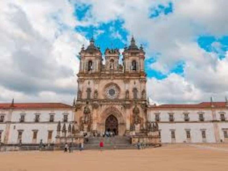 From Lisbon: Tomar, Batalha, Alcobaça, & Óbidos Templar Tour - Comfortable Transport and Group Options