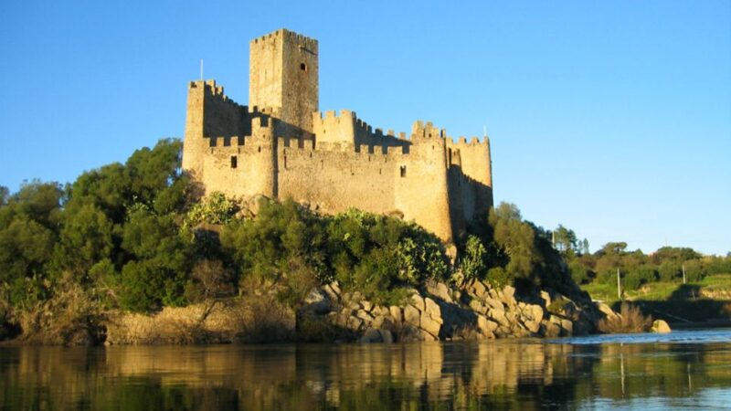 From Lisbon: Tomar, Christ Convent & Almourol Castle Tour - Guided Insights into the Knights Templar and Medieval Portugal