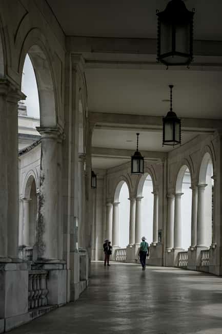 From Lisbon: Tour of Fatima, Nazaré, and Óbidos with an English-speaking tour guide - From Lisbon to the Sacred Sanctuary of Fatima