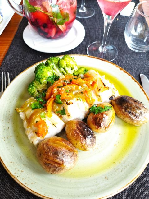 From Lisbon: Tour Sintra, Pena Palace, Regaleira and Cascais - Coastal Charm in Cascais