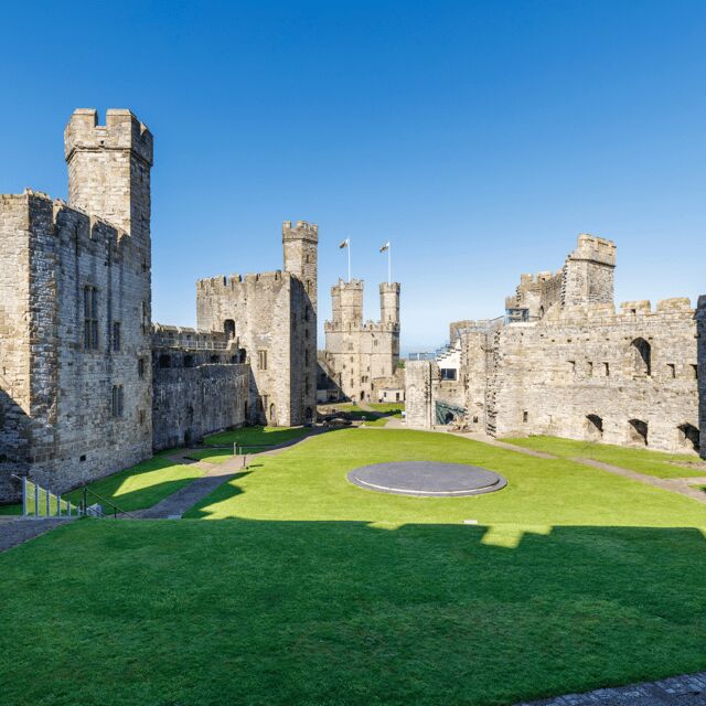 From Liverpool: North Wales and Caernarfon Castle Tour - Tour Logistics and Group Comfort