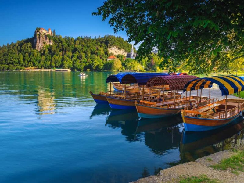 From Ljubljana: Year-round wonders of the Alps (Bled&beyond) - Discover Slovenia’s Most Famous Lake: Bled and Its Castle