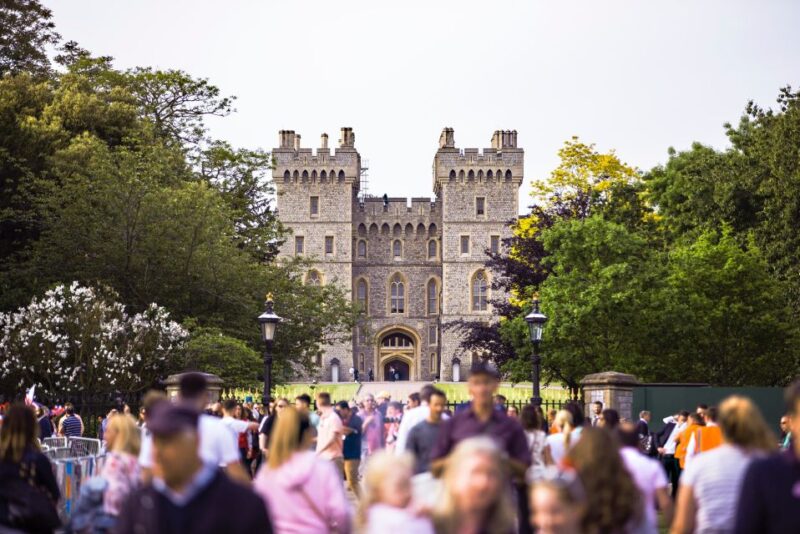 From London: Half-Day Trip to Windsor with Castle Tickets - The Guide Experience and Commentary Style
