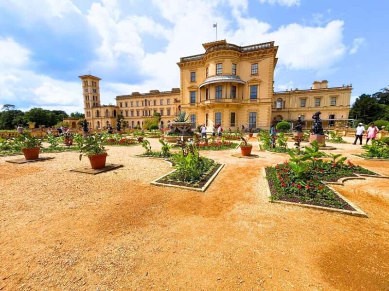From London: Isle of Wight Day Trip Including Osborne House - Visiting Godshill and Its Quaint Cottages