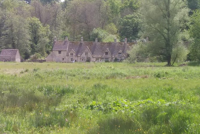 From London: Small-Group Cotswolds Villages In-Depth Day Tour - Strolling Through Burford, the Gateway to the Cotswolds