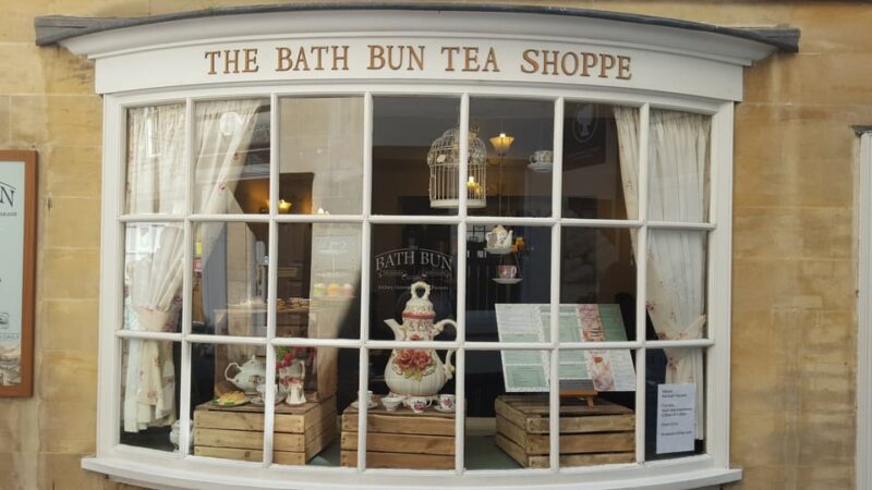 From London: Stonehenge and Bath Full-Day Tour with Guide - Guides: Knowledgeable, Witty, and Engaging